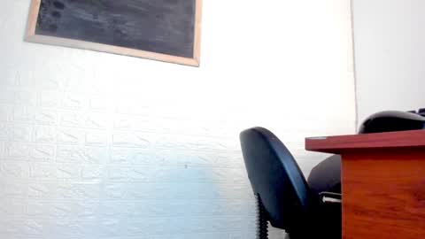 Miss Natasha online show from February 6, 2025, 4:14 pm