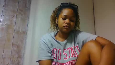 natachazz online show from March 28, 2026, 3:17 am