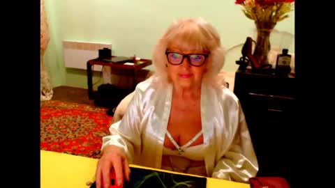 natali online show from May 7, 2026, 2:17 am