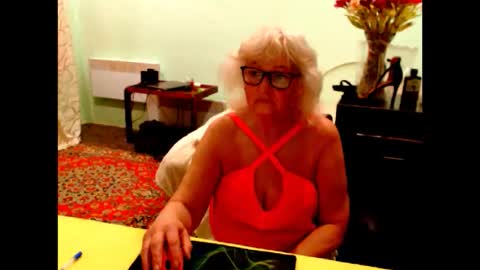 natali online show from May 8, 2026, 2:39 am