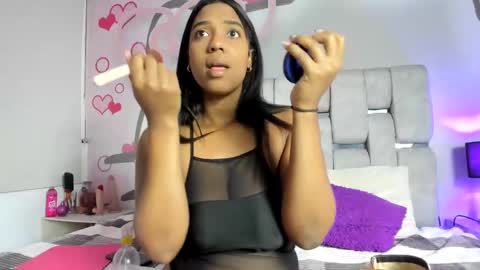 Snapshot of natali___ chatting on February 18, 2025, 12:28 pm NATALI KIDMAN online show from February 18, 2025, 12:28 pm