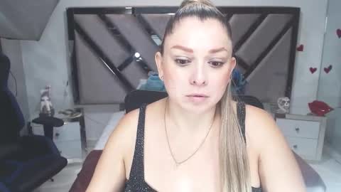 natalia5560 online show from February 25, 2025, 2:44 pm