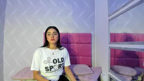 Naty  online show from December 14, 2024, 1:05 pm
