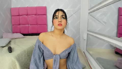 Naty  online show from January 10, 2025, 3:27 pm