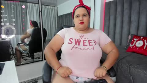 Snapshot of natalia_curvy1 chatting on December 13, 2024, 7:10 pm Nathalia online show from December 13, 2024, 7:10 pm
