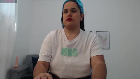 Snapshot of natalia_curvy1 chatting on September 19, 2025, 6:19 pm Nathalia online show from September 19, 2025, 6:19 pm