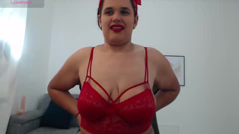 Snapshot of natalia_curvy1 chatting on November 4, 2025, 6:29 pm Nathalia online show from November 4, 2025, 6:29 pm