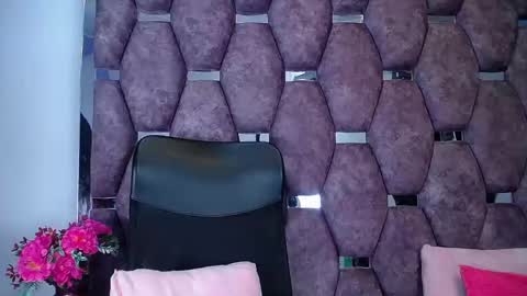 natalia pinkk online show from April 16, 2026, 4:02 am