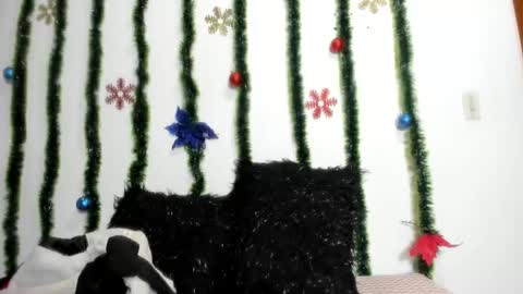 Natalia Walker online show from December 16, 2025, 12:54 pm