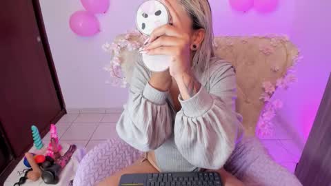 Nataliua Henao online show from September 26, 2025, 2:32 pm