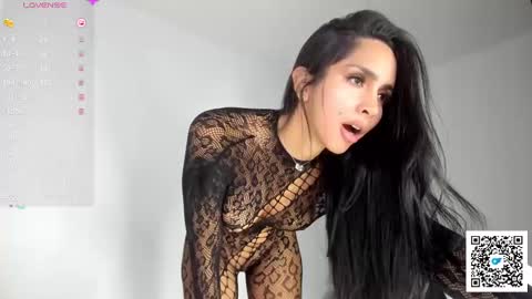 nataliarey_ online show from January 23, 2025, 11:15 pm