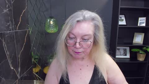 NataliCloud online show from December 5, 2024, 1:28 pm