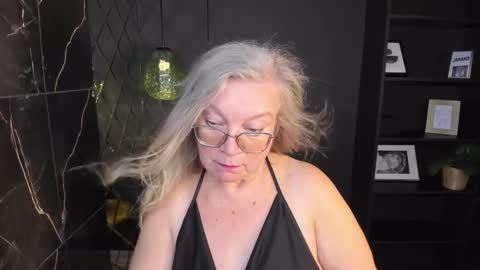 Snapshot of natalicloud chatting on October 7, 2025, 1:19 pm NataliCloud online show from October 7, 2025, 1:19 pm