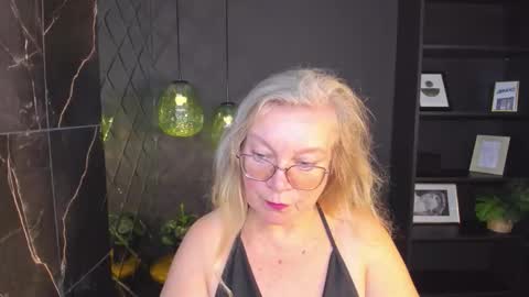 Snapshot of natalicloud chatting on October 18, 2025, 1:12 pm NataliCloud online show from October 18, 2025, 1:12 pm