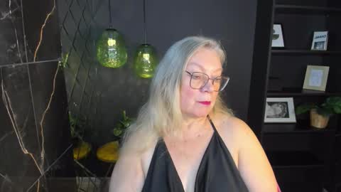 Snapshot of natalicloud chatting on October 29, 2025, 1:35 pm NataliCloud online show from October 29, 2025, 1:35 pm