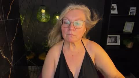 Snapshot of natalicloud chatting on November 1, 2025, 1:13 pm NataliCloud online show from November 1, 2025, 1:13 pm