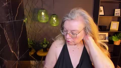 Snapshot of natalicloud chatting on April 17, 2026, 1:25 pm NataliCloud online show from April 17, 2026, 1:25 pm
