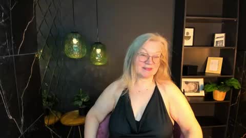 Snapshot of natalicloud chatting on April 28, 2026, 1:27 pm NataliCloud online show from April 28, 2026, 1:27 pm