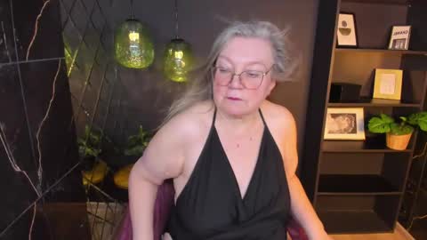 Snapshot of natalicloud chatting on May 1, 2026, 1:37 pm NataliCloud online show from May 1, 2026, 1:37 pm