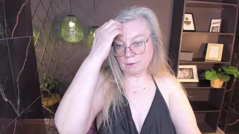 Snapshot of natalicloud chatting on May 11, 2026, 1:28 pm NataliCloud online show from May 11, 2026, 1:28 pm