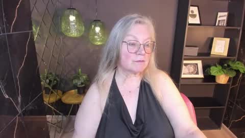Snapshot of natalicloud chatting on May 11, 2026, 4:04 pm NataliCloud online show from May 11, 2026, 4:04 pm