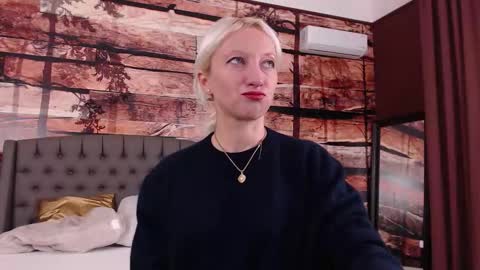 Snapshot of natalie_bitton chatting on October 6, 2025, 11:18 am Natalie online show from October 6, 2025, 11:18 am