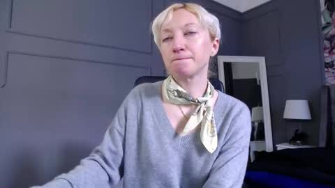 Snapshot of natalie_bitton chatting on February 20, 2026, 6:10 am Natalie online show from February 20, 2026, 6:10 am