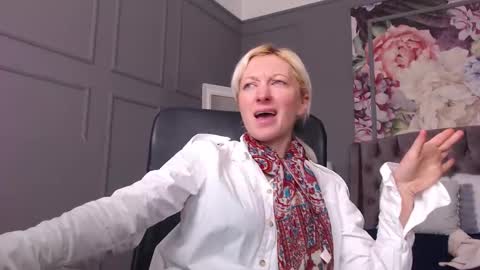 Snapshot of natalie_bitton chatting on February 27, 2026, 4:23 am Natalie online show from February 27, 2026, 4:23 am