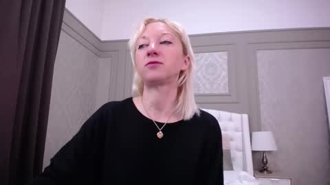 Snapshot of natalie_bitton chatting on March 18, 2026, 5:21 am Natalie online show from March 18, 2026, 5:21 am