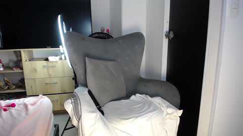 Natalia online show from December 4, 2024, 10:08 pm