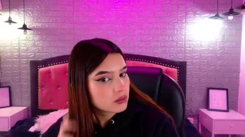 Snapshot of natalie_loffreda chatting on September 15, 2025, 2:44 am natalie  online show from September 15, 2025, 2:44 am