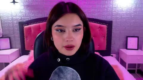 Snapshot of natalie_loffreda chatting on September 18, 2025, 3:08 am natalie  online show from September 18, 2025, 3:08 am