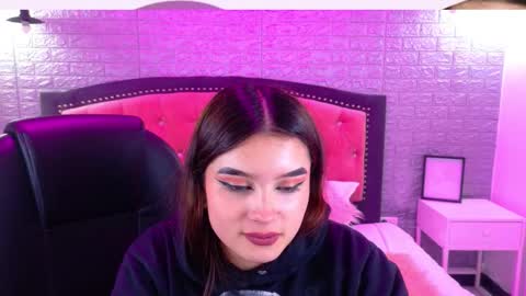 Snapshot of natalie_loffreda chatting on September 25, 2025, 2:59 am natalie  online show from September 25, 2025, 2:59 am