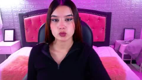 Snapshot of natalie_loffreda chatting on October 1, 2025, 3:01 am natalie  online show from October 1, 2025, 3:01 am