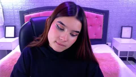 Snapshot of natalie_loffreda chatting on October 4, 2025, 2:53 am natalie  online show from October 4, 2025, 2:53 am