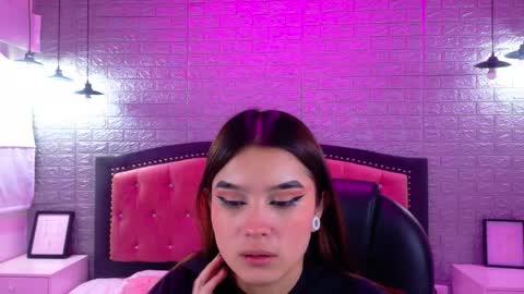 Snapshot of natalie_loffreda chatting on October 6, 2025, 3:04 am natalie  online show from October 6, 2025, 3:04 am