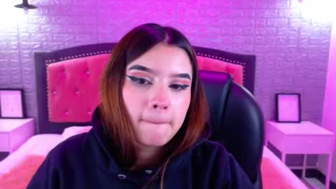 Snapshot of natalie_loffreda chatting on October 15, 2025, 2:55 am natalie  online show from October 15, 2025, 2:55 am