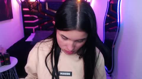 natalie  online show from May 6, 2026, 8:47 pm