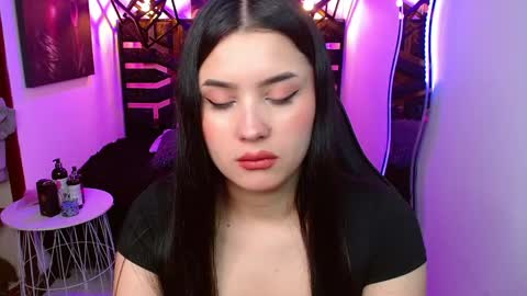 Snapshot of natalie_loffreda chatting on June 3, 2026, 8:25 pm natalie online show from June 3, 2026, 8:25 pm