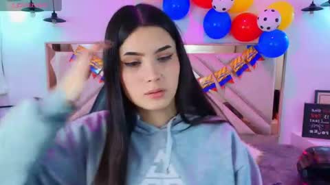 Snapshot of natalie_loffreda chatting on June 17, 2026, 7:48 pm natalie online show from June 17, 2026, 7:48 pm