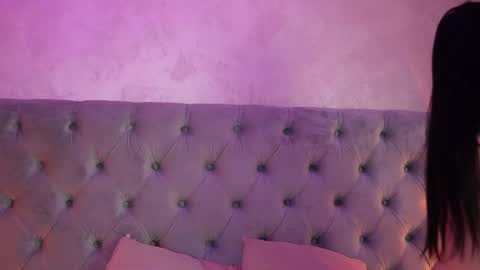 Natalie online show from November 8, 2025, 2:34 am