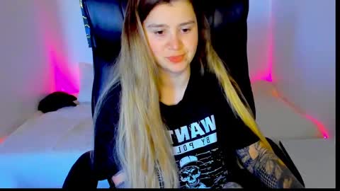 Snapshot of natalisecret chatting on May 3, 2026, 2:12 pm natalisecret online show from May 3, 2026, 2:12 pm