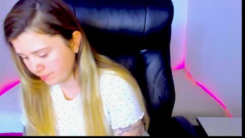 Snapshot of natalisecret chatting on May 9, 2026, 9:36 am natalisecret online show from May 9, 2026, 9:36 am