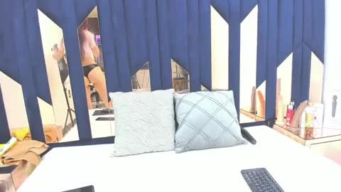 natallysmiith online show from February 2, 2026, 9:46 pm