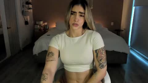 anatalybee online show from May 2, 2026, 10:15 pm