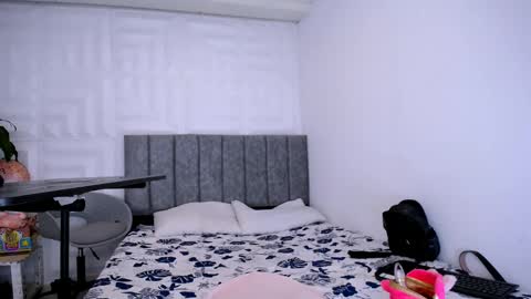 Snapshot of nataly_mcry chatting on January 17, 2025, 5:19 pm NATALY online show from January 17, 2025, 5:19 pm