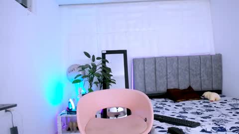 Snapshot of nataly_mcry chatting on September 19, 2025, 9:37 pm NATALY online show from September 19, 2025, 9:37 pm
