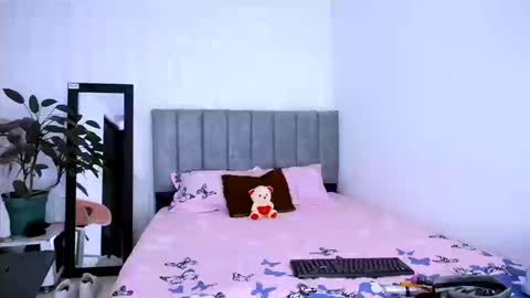 Snapshot of nataly_mcry chatting on September 24, 2025, 9:07 pm NATALY online show from September 24, 2025, 9:07 pm