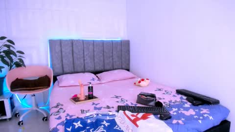 Snapshot of nataly_mcry chatting on September 29, 2025, 4:23 pm NATALY online show from September 29, 2025, 4:23 pm