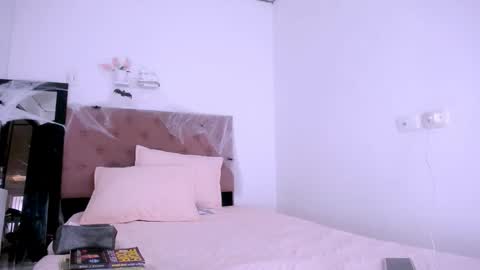 Snapshot of nataly_mcry chatting on October 13, 2025, 7:36 pm NATALY online show from October 13, 2025, 7:36 pm